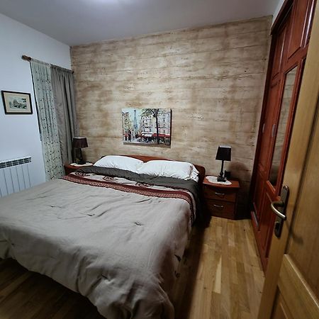 Villa Diana Apartments Skopje Bilik gambar