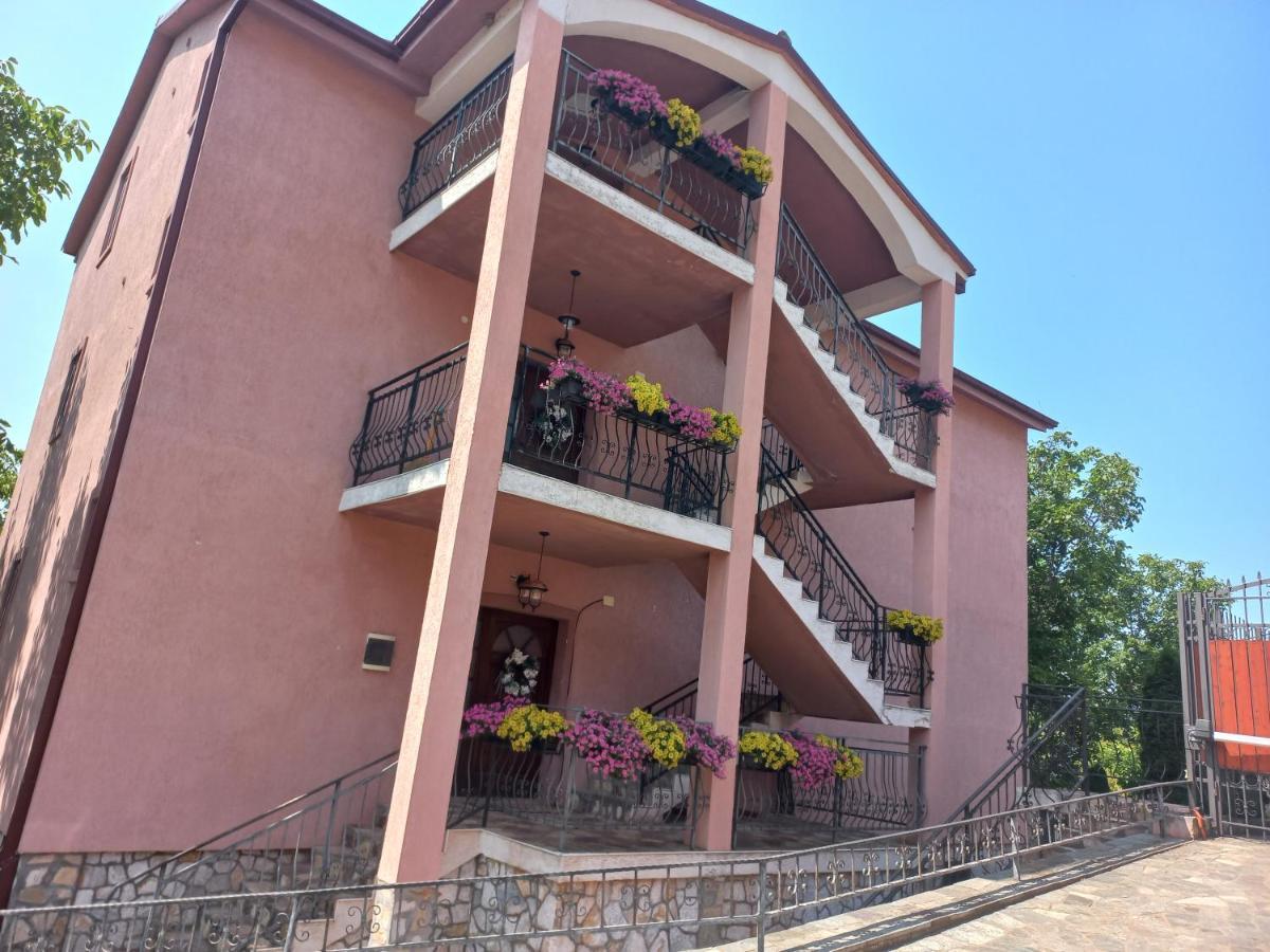 Villa Diana Apartments Skopje Luaran gambar